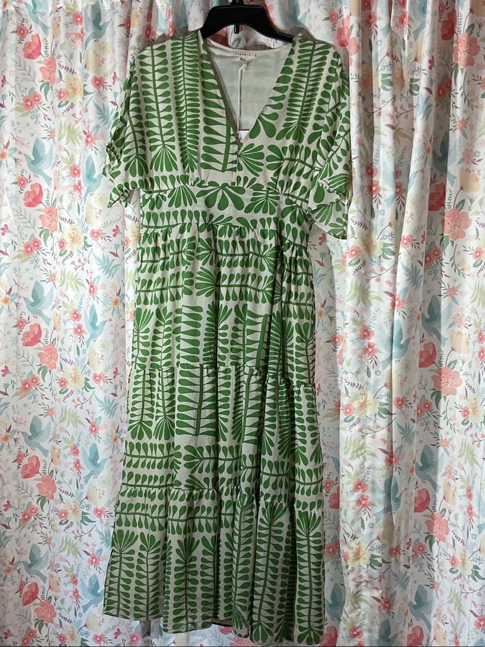 Green Botanical Print Maxi Dress with V-Neck